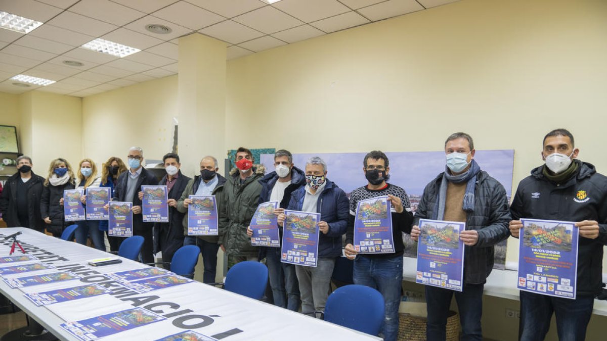 Representants de les entitats organitzadores i col·laboradores en la presentació de l'acte.