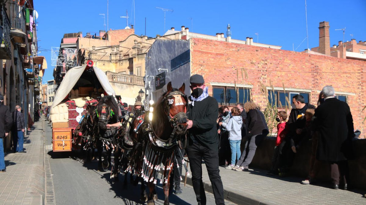 Uno de los carros participantes en la 43a edición de los Tres Tombs de Valls.