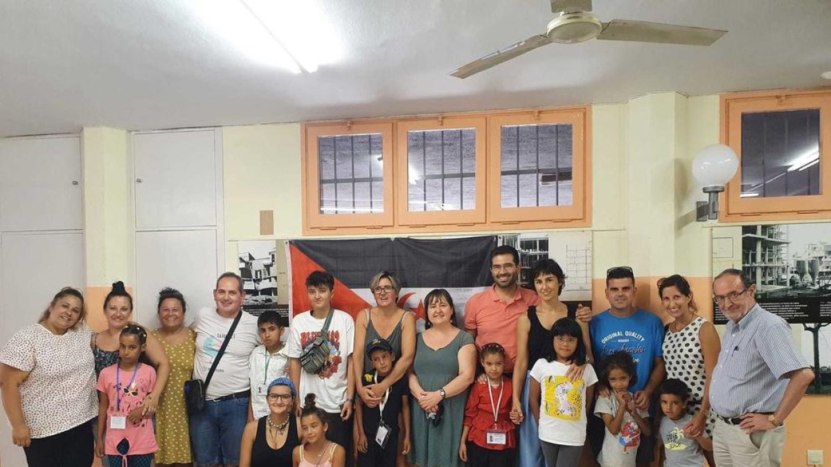 La concejala Montserrat Flores los recibió con un acto de bienvenida al Centro Cívico Mestral.