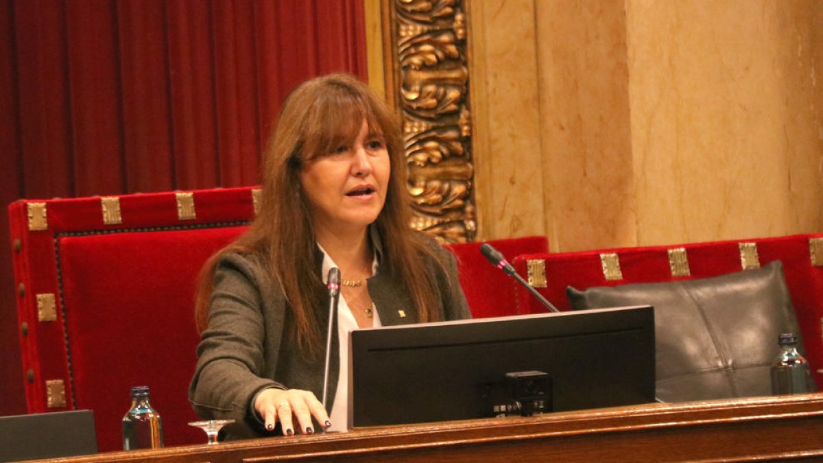 La presidenta del Parlament, Laura Borràs, en una sessió de control al Govern del Parlament.