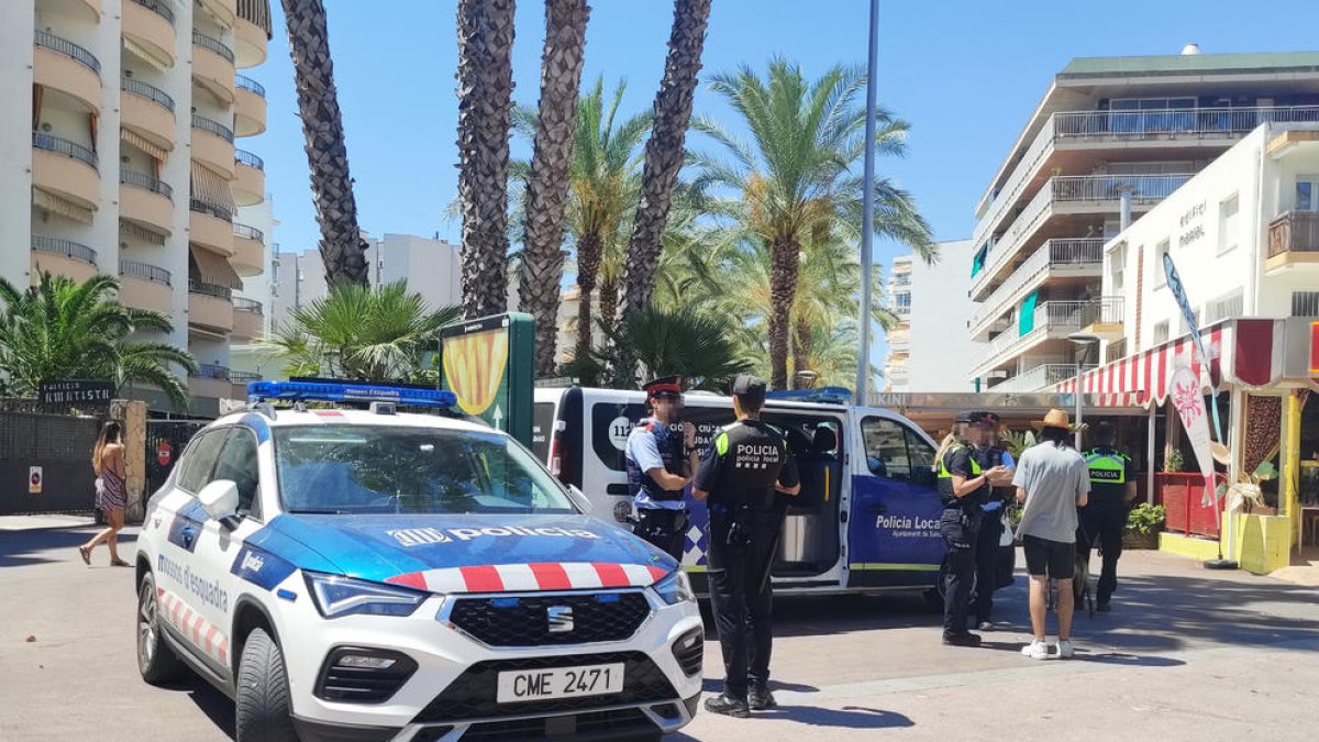 El operativo de policía local y Mossos se mantendrá durante el verano.