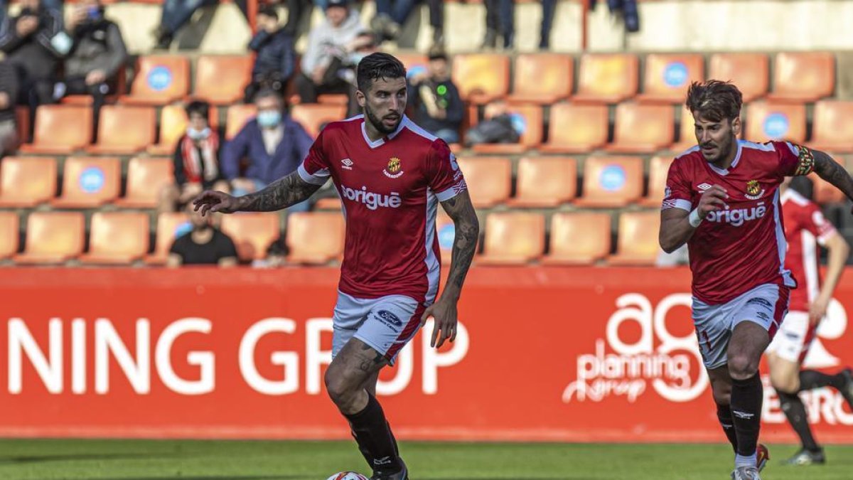 Imatge d'arxiu de Marc Trilles, juntament amb Joan Oriol, en un partit de la temporada passada.