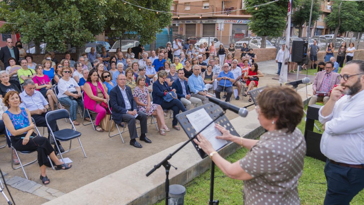 Els jardins de la Biblioteca Xavier Amorós van ser l'escenari de l'acte.