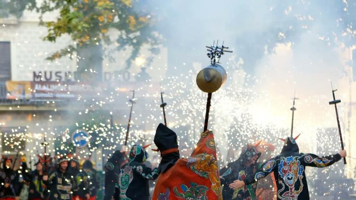 Els Diables del Vendrell durant les matinades.