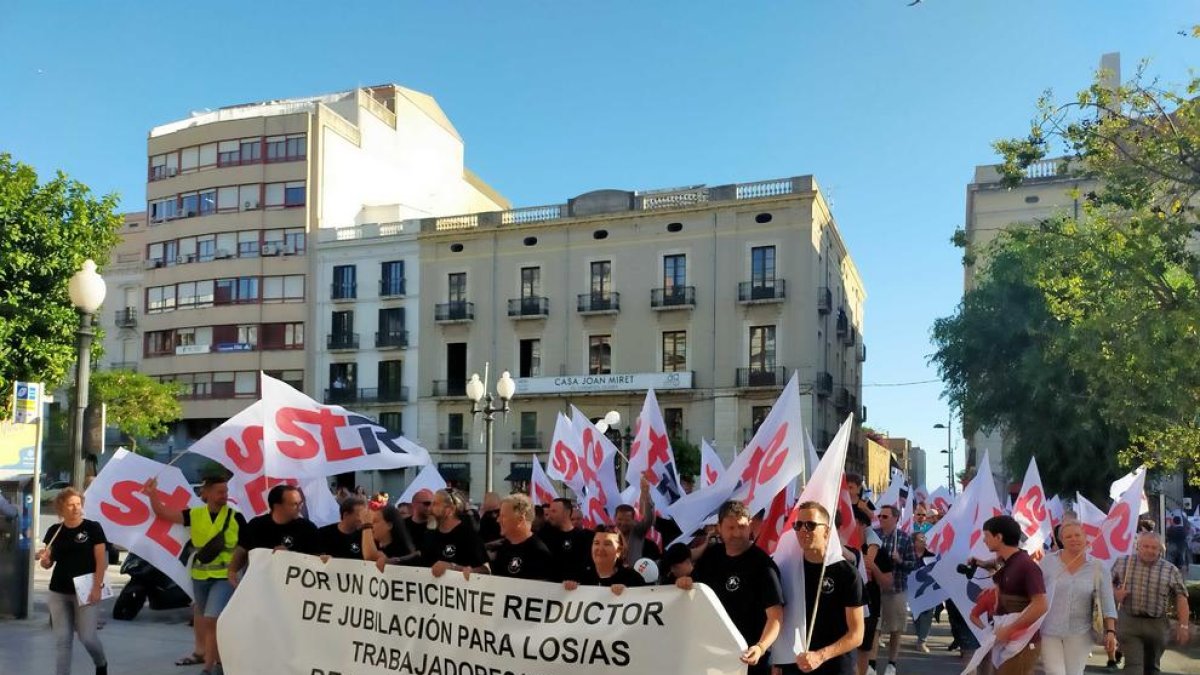 Imatge de la manifestació dels treballadors de la química a Tarragona.