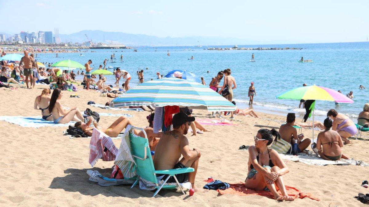 Platja de Sant Sebastià de Barcelona.