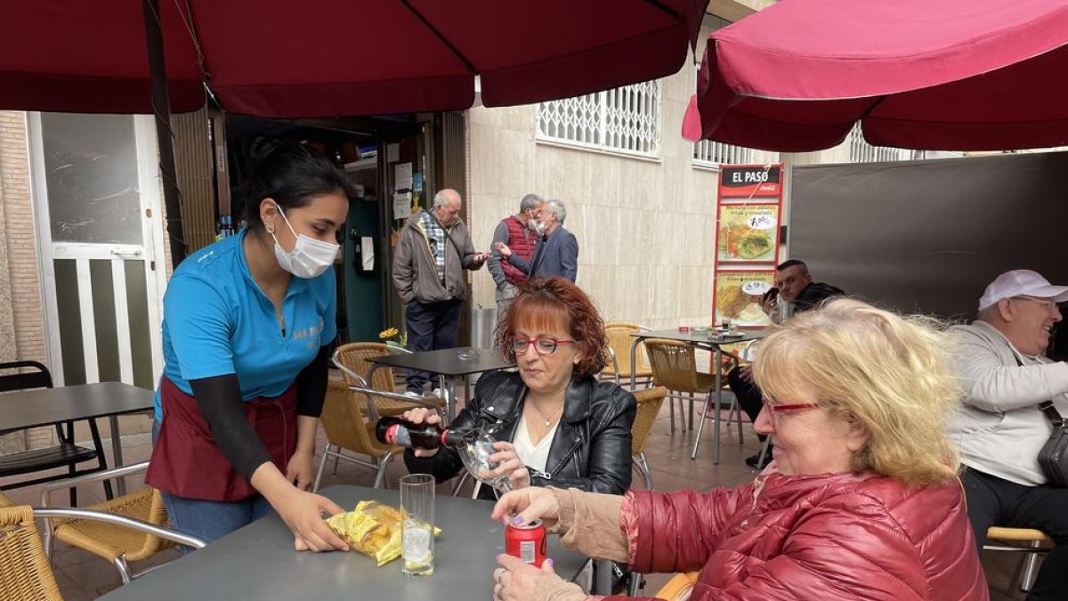 Imagen de Puri Molina, cliente habitual del bar El Paso de Bonavista.