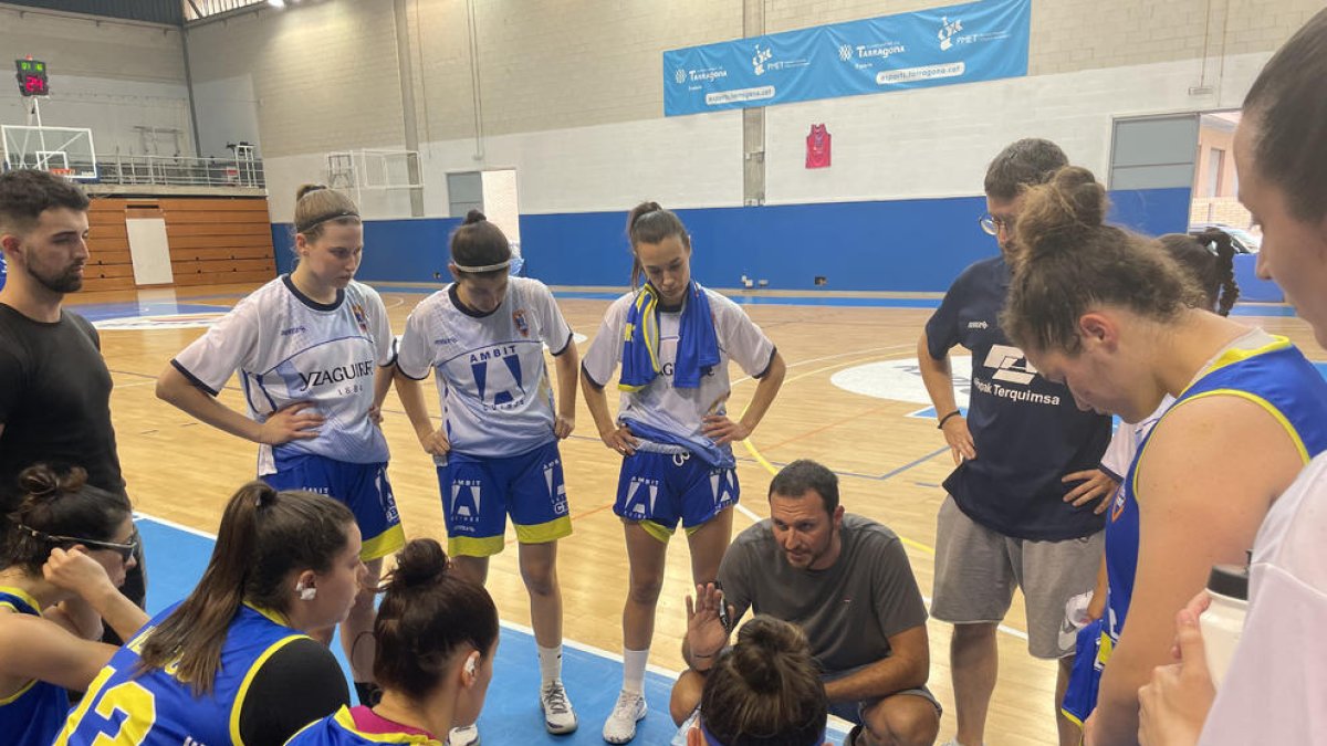 Hèctor Marín deixa de ser entrenador del CBT femení