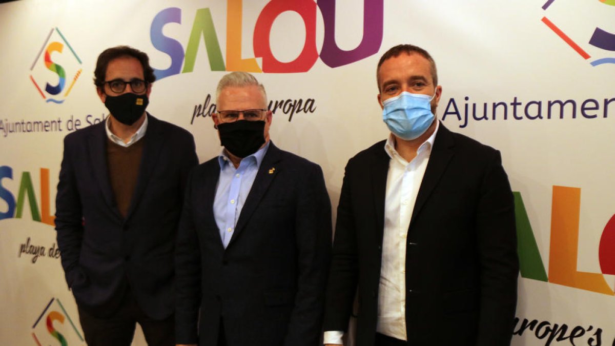 El director general de Turespaña, Maiguel Sanz; el alcalde de Salou, Pere Granados y el director de la Agencia Catalana de Turismo, Narcís Ferrer.