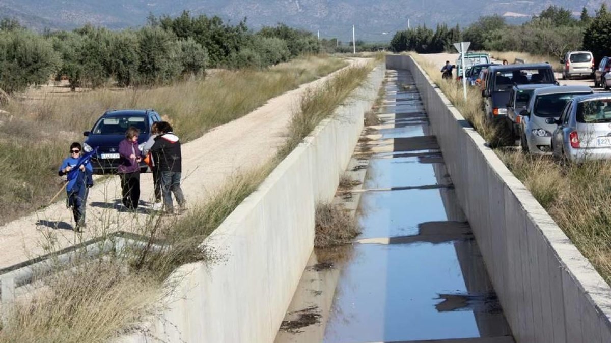 Imatge d'arxiu del canal Xerta-Sénia al seu pas pel terme municipal de Roquetes.