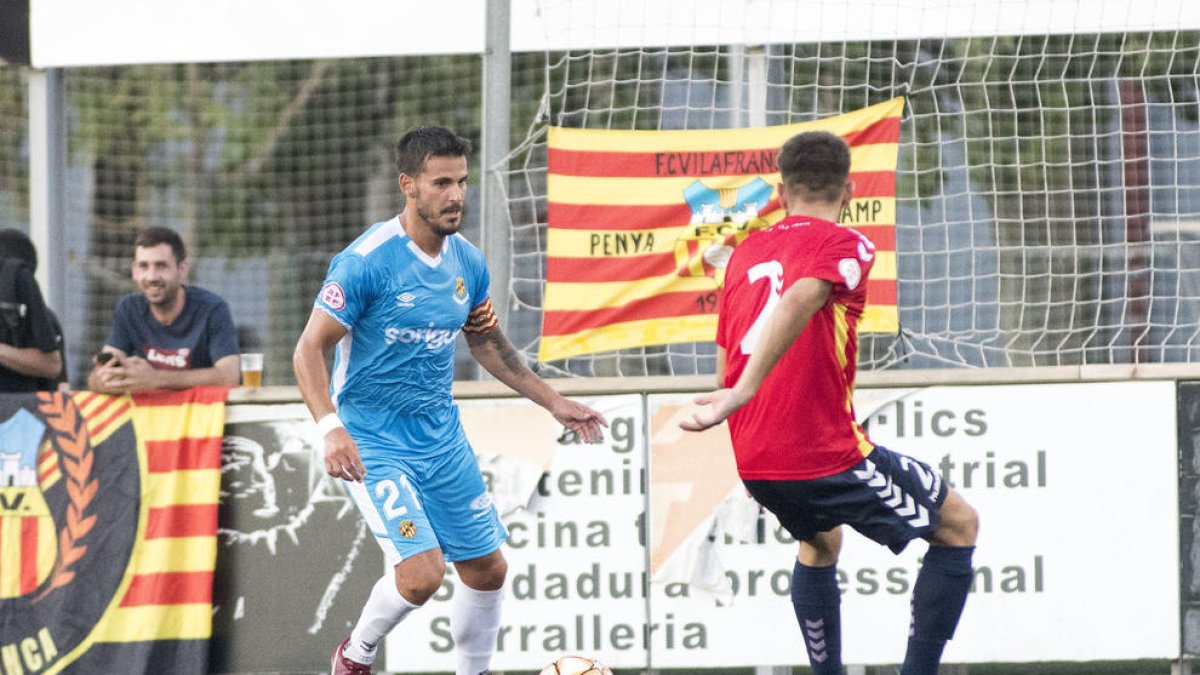 Joan Oriol no va poder acabar el partit contra el Vilafranca i els metges estudien l'abast de la lesió.