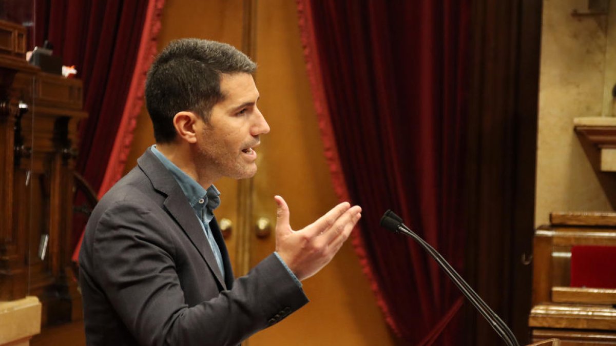 El portavoz del grupo parlamentario de Cs, Nacho Martín, durante el debate en el pleno.