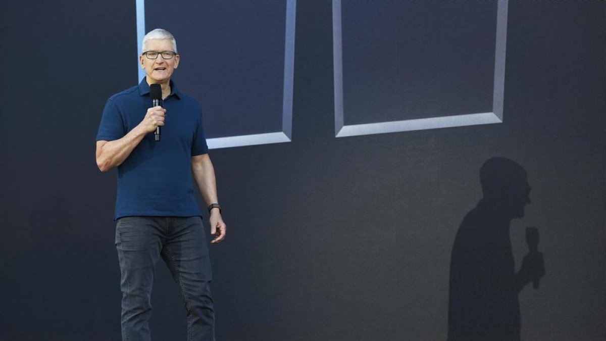 El CEO d'Apple, Tim Cook durant la conferència de desenvolupadors.