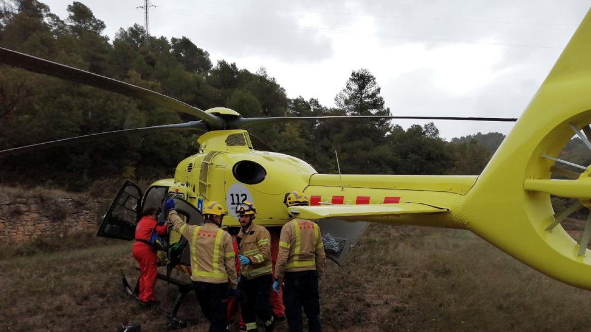 L'helicòpter que ha traslladat el ferit a l'hospital.