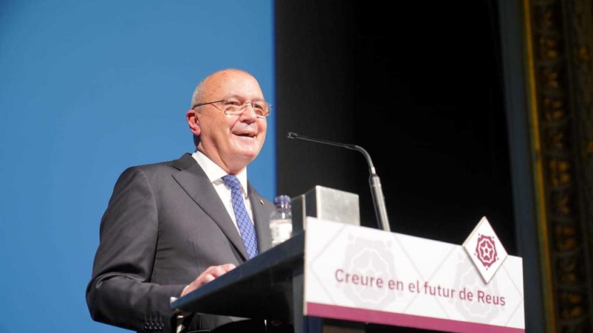 El alcalde, Carles Pellicer, en el teatre Bartrina durante su conferencia 'Creer en el futuro de Reus'.