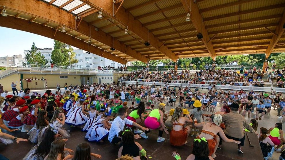 Els participants a la trobada es van aplegar al poliesportiu lleuger de la Pobla de Mafumet