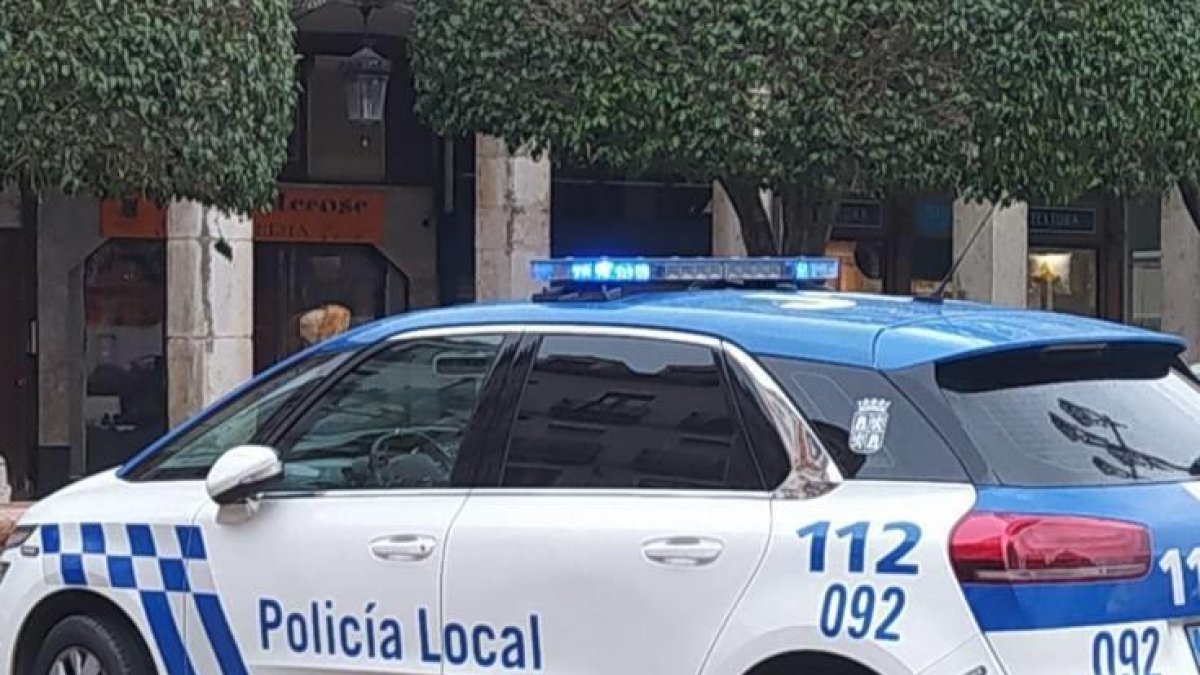 Imatge d'arxiu d'un vehícle de la Policia Local de Burgos.
