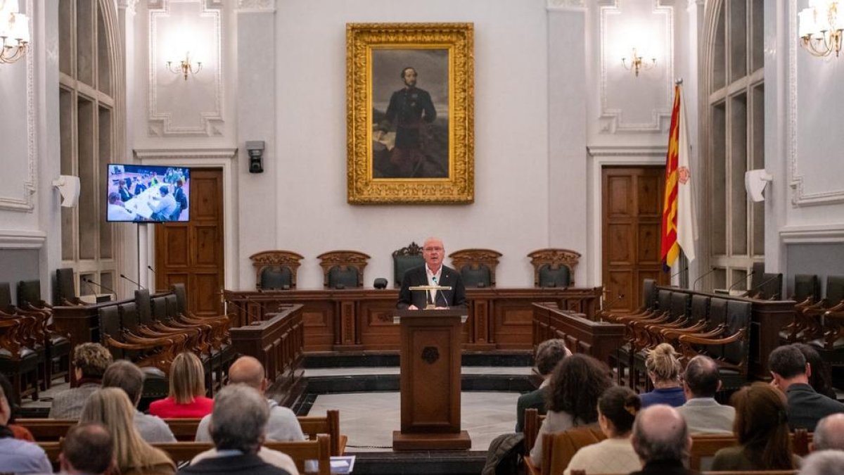 Carles Pellicer durant l'Audiència Pública.