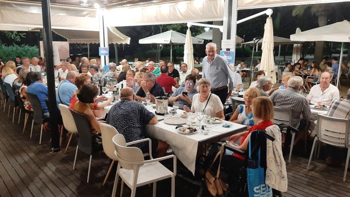 El sopar-sindriada es va fer en un restaurant del municipi mariner.