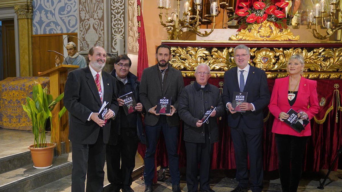 Un moment de la presentació de l'opuscle, ahir al vespre a l'església de Sant Agustí.