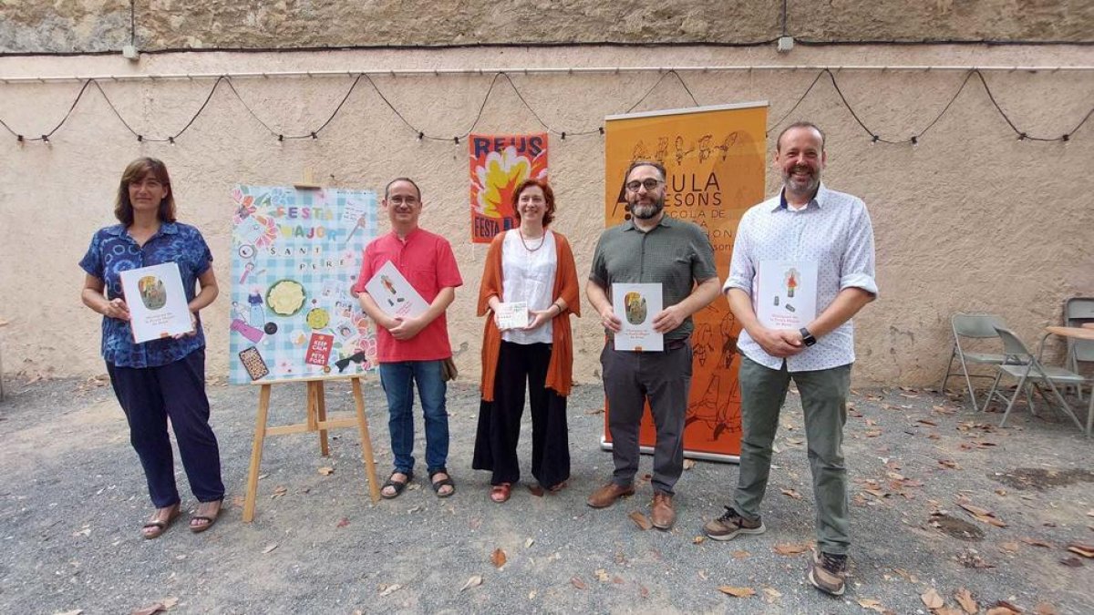 El libro de las Músicas del Séquito de la Fiesta Mayor de Reus se ha hecho en formato papel y digital.