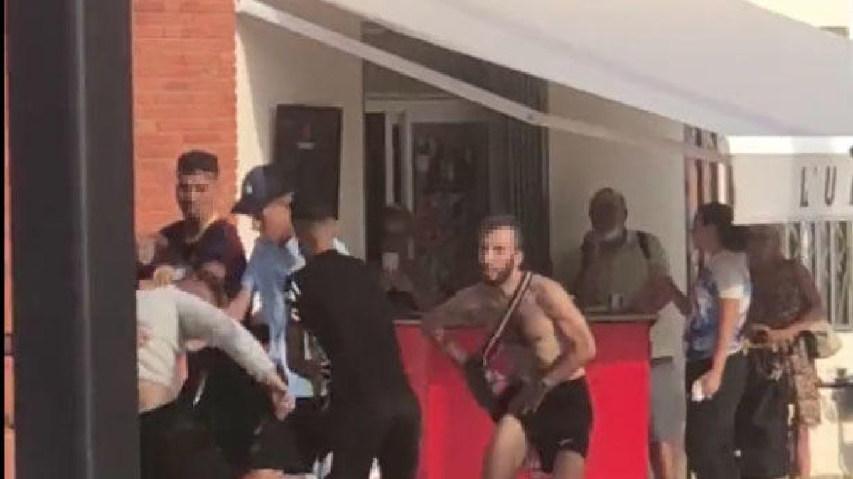 Captura de un vídeo de la pelea.