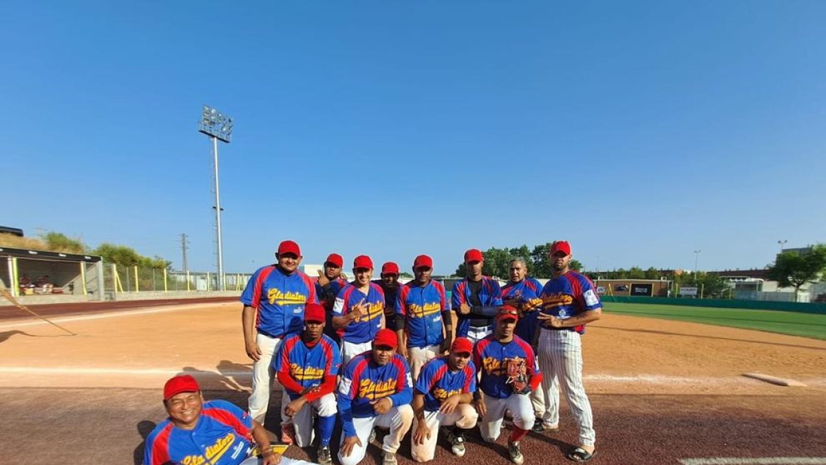 El equipo del Vila-seca Gladiators después de los partidos disputados el último fin de semana en Gavà.