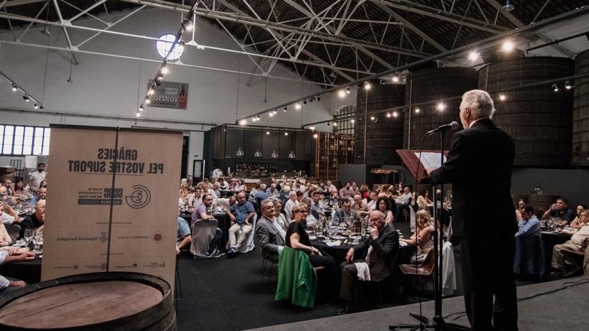 El presidente dle gremio durante su discurso a los asistentes.