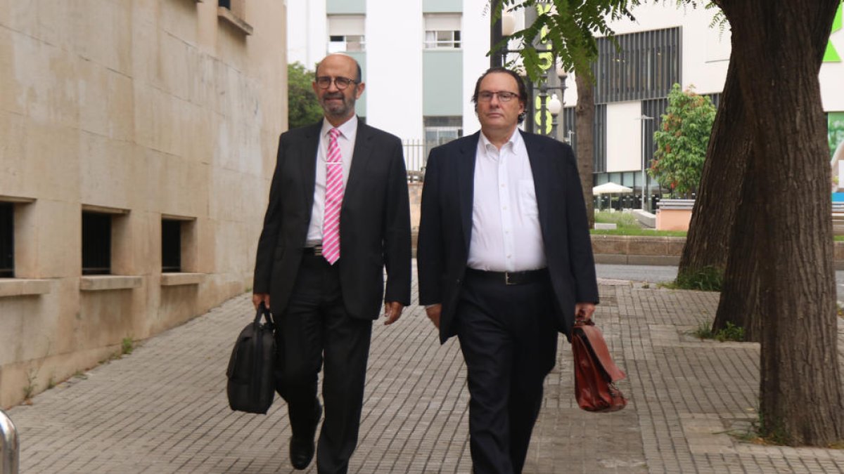 L'exalcalde de Torredembarra, Daniel Masagué, entrant a l'Audiència de Tarragona.