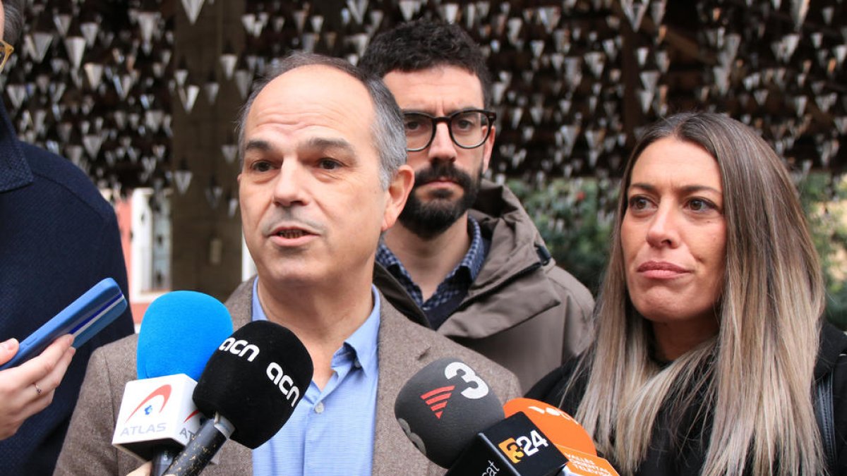 El secretari general de Junts, Jordi Turull amb la diputada Míriam Nogueres.