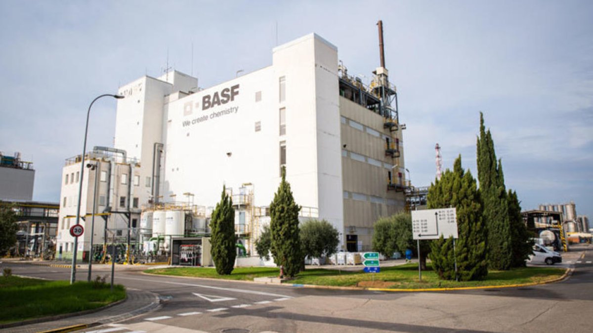 Imatge de la factoria de BASF a la Canonja.