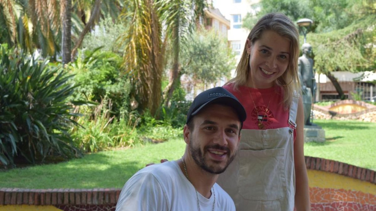 El jugador del Reus Deportiu, Joan Salvat, amb la seva germana Gemma, de la FFB Reus.