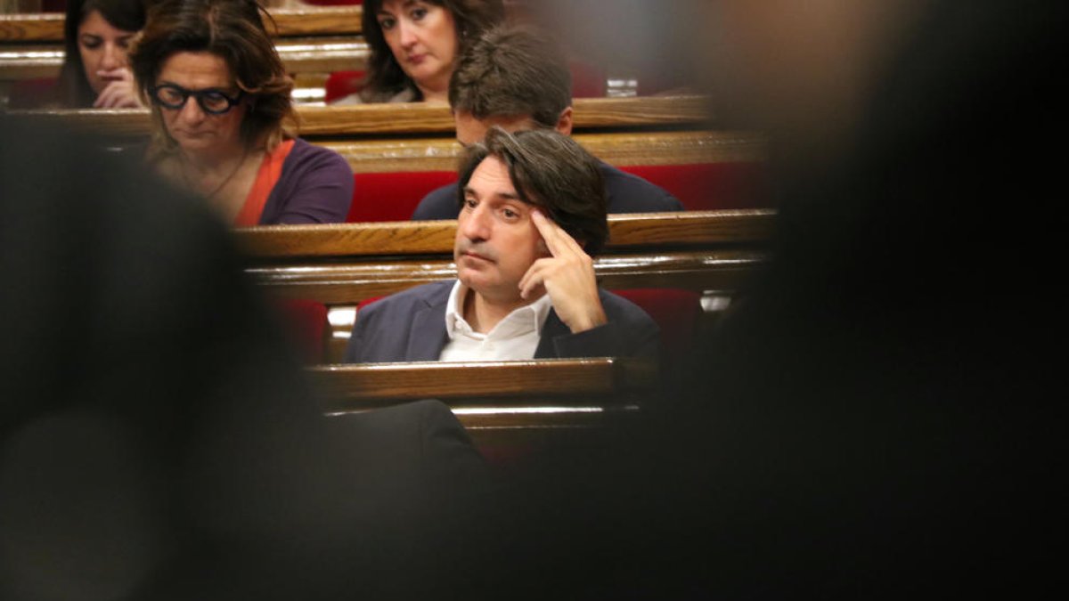 El diputat de Junts Francesc de Dalmases, al ple del Parlament.