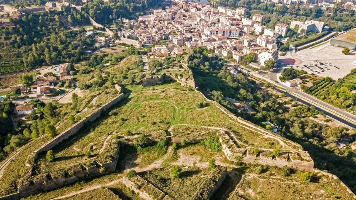 Vista aèria de les muralles de Tortosa.