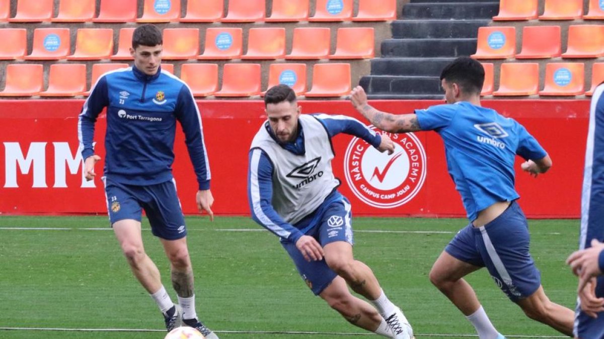 El nou fitxatge grana, Marc Fernández, durant un entrenament aquesta temporada.