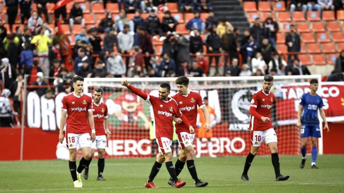 Dani Romera celebra el seu primer gol amb la samarreta grana.