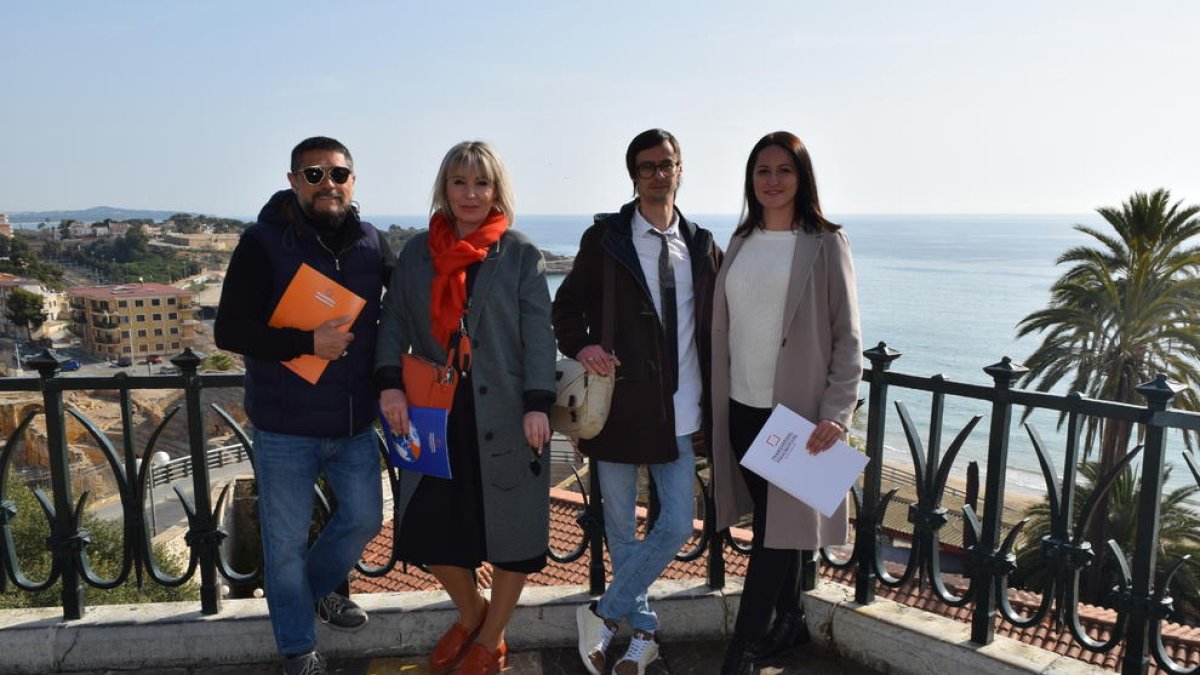 Luengo, Vatychyna, Blokhin y Savytska en el paseo de las Palmeras.