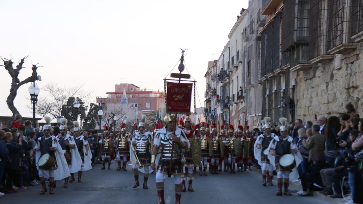 Els Armats de la Sang durant la processó del Sant Enterrament de Tarragona.