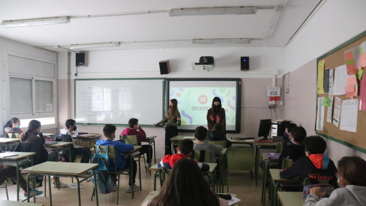 Sessió de concienciació contra el bulling a l'institut Estany de Ricarda del Prat de Llobregat.