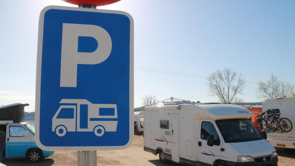 Un espai habilitat a Deltebre per autocaravanes.