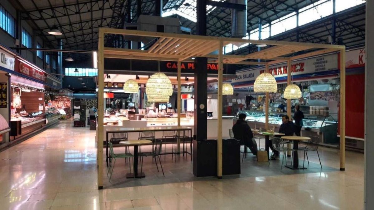 Imagen del Mercado Central de Reus ayer al mediodía, en torno a las 14.30 horas.