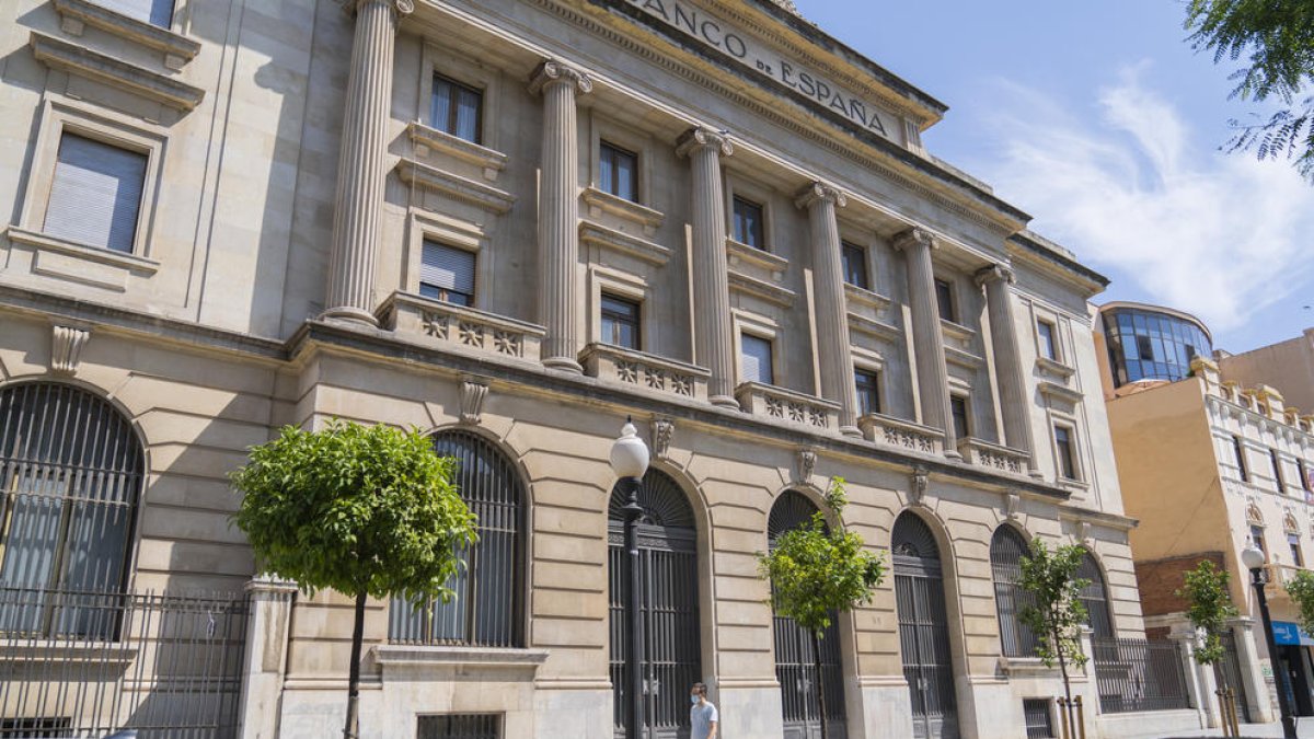 La façana del Banc d'Espanya es conservarà malgrat les reformes a l'interior de l'edifici, que assumirà funcions culturals.