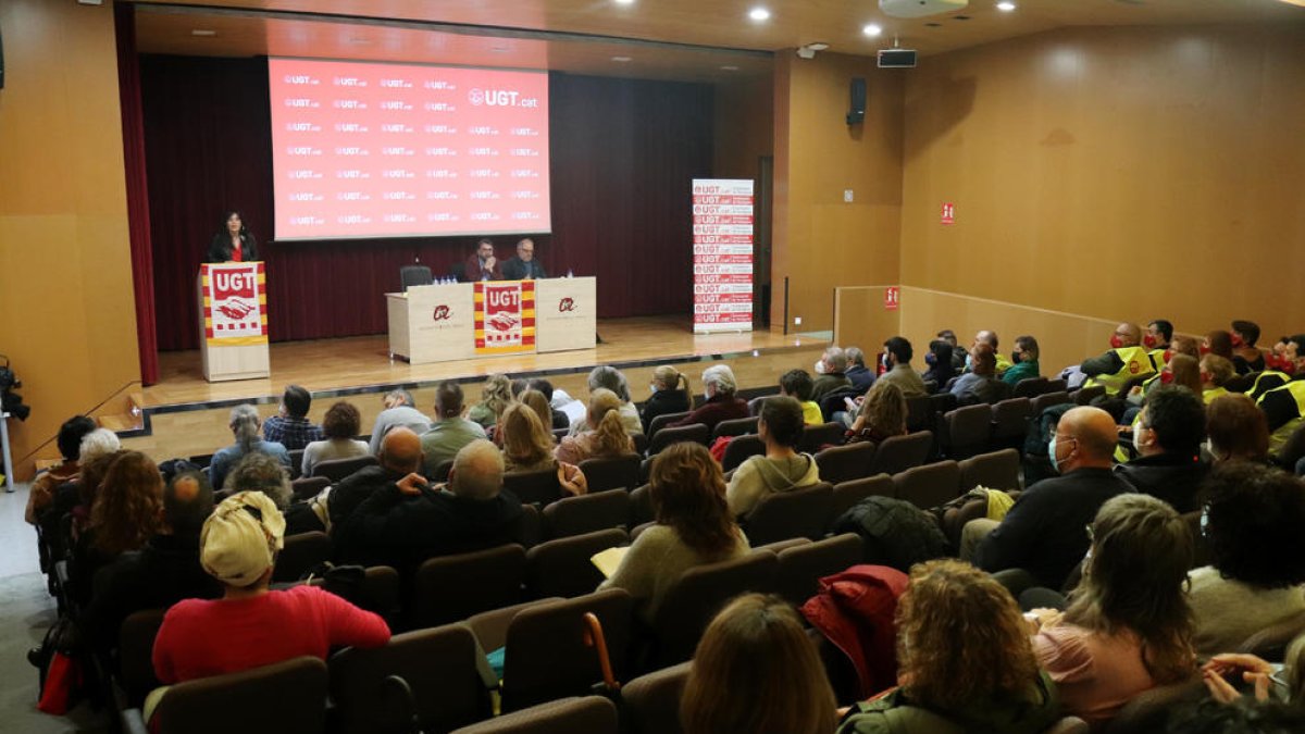 Els delegats d'UGT de Tarragona han celebrat una assemblea a l'Aula Magna del Campus Catalunya de la URV.