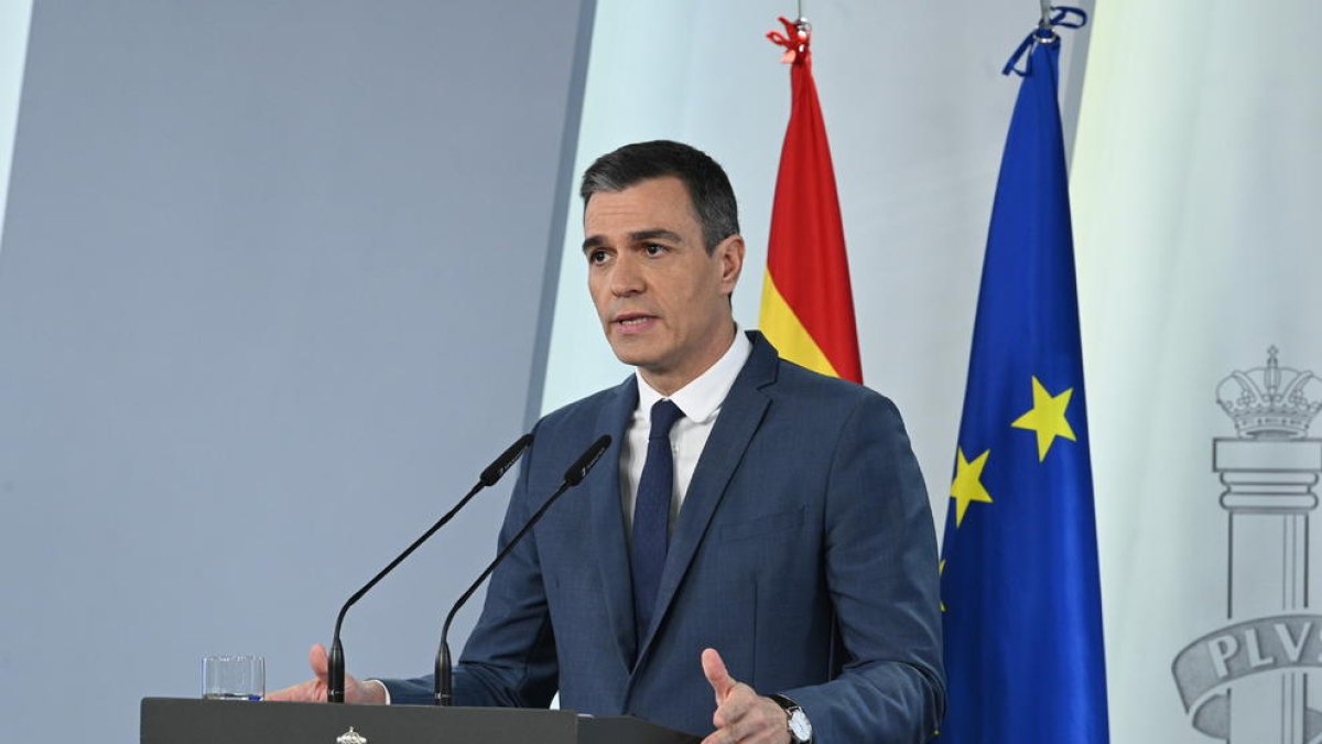 El presidente del gobierno español, Pedro Sánchez, en una declaración institucional en la Moncloa.