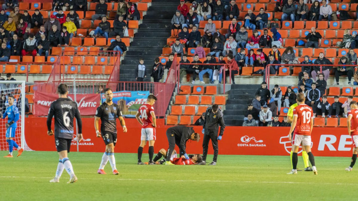 En el partido contra el Málaga, los jugadores grana llegaron al límite por la exigencia del duelo.