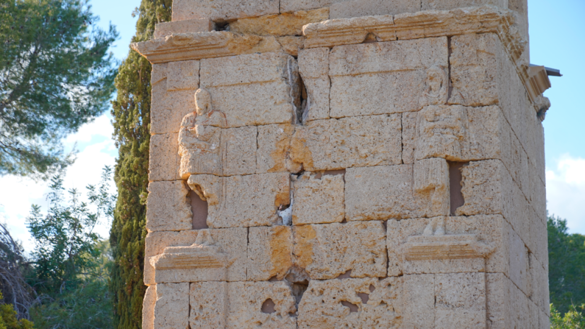 La façana davantera de la Torre dels Escipions ha resultat afectada per la darrera tempesta.