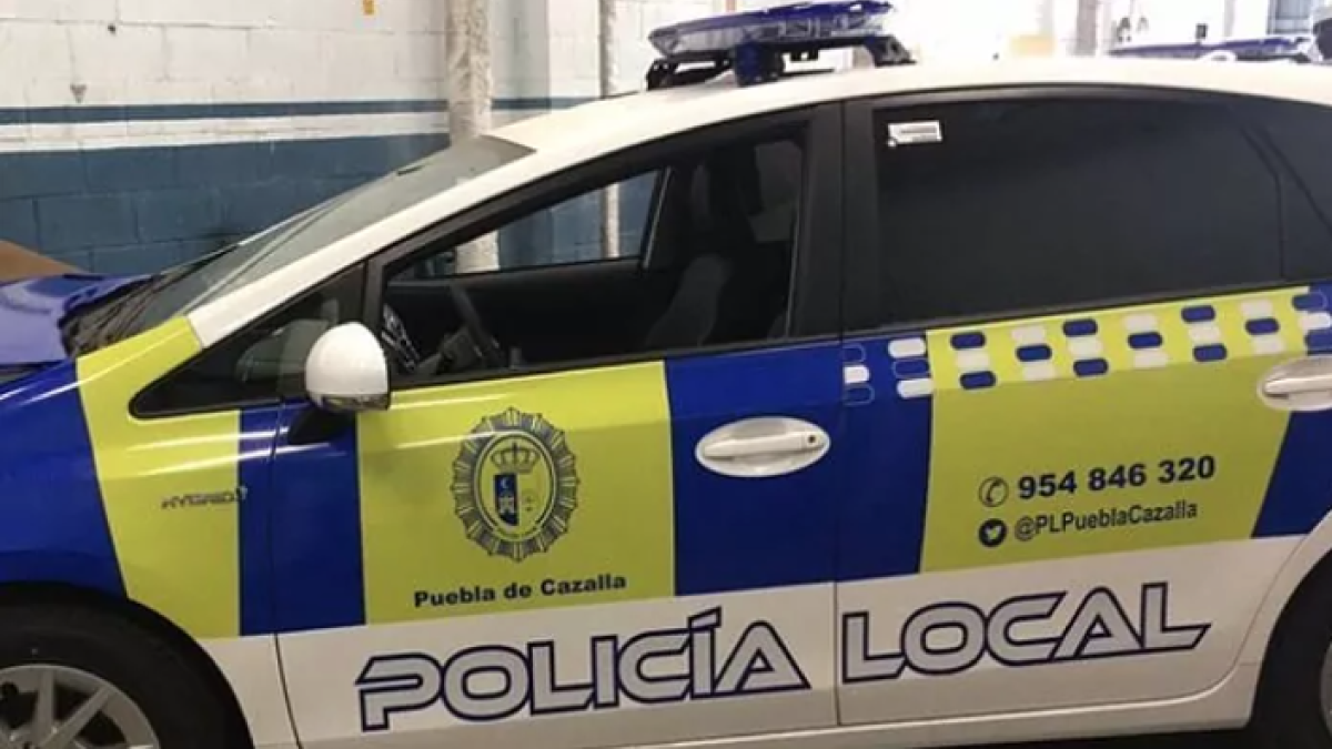 Coche de la Policía Local de Puebla de Cazalla.