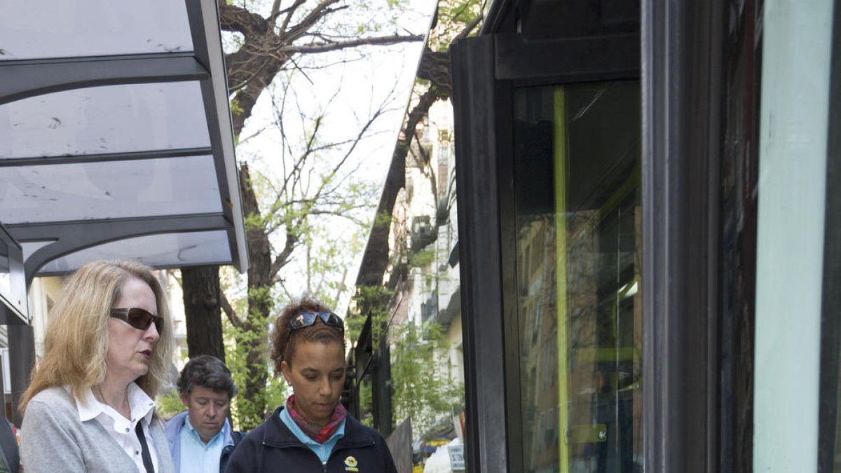 Amb l'accés al transport públic, els usuaris cecs guanyen mobilitat i independdència.