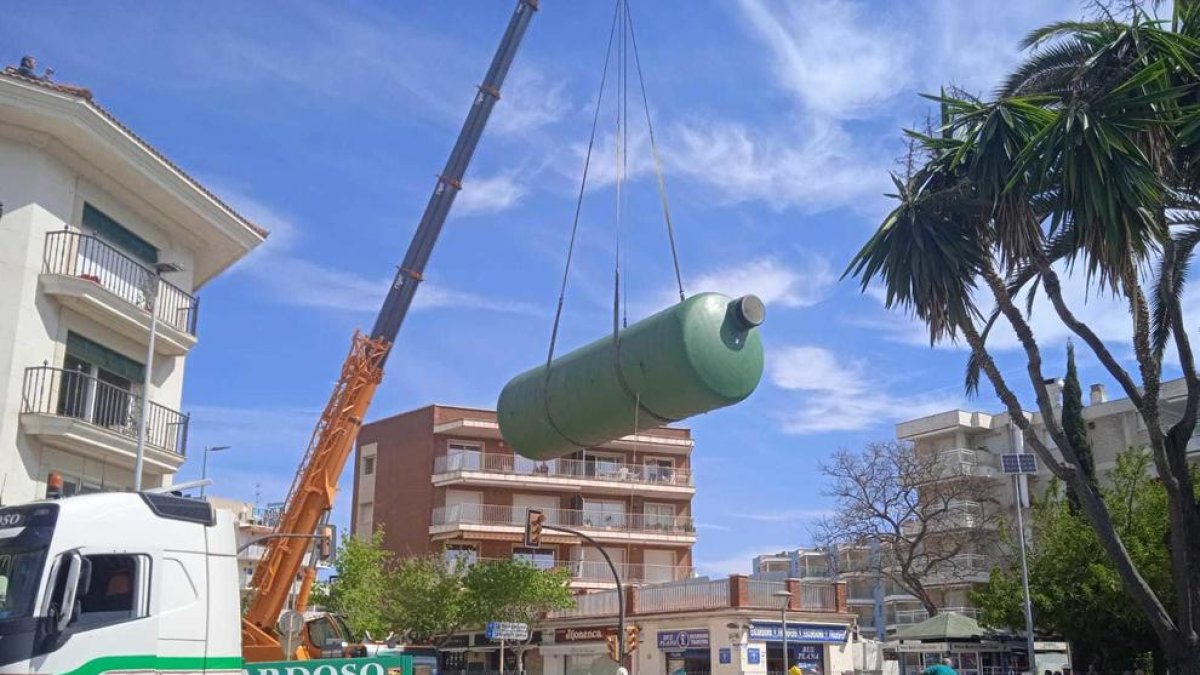 Imatge de la la instal·lació del dipòsit separador d'hidrocarburs a la Rambla Jaume I.