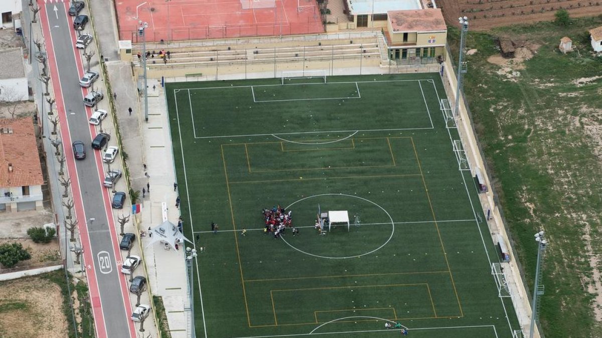 Fotografia general del camp de futbol de la Bisbal del Penedès.